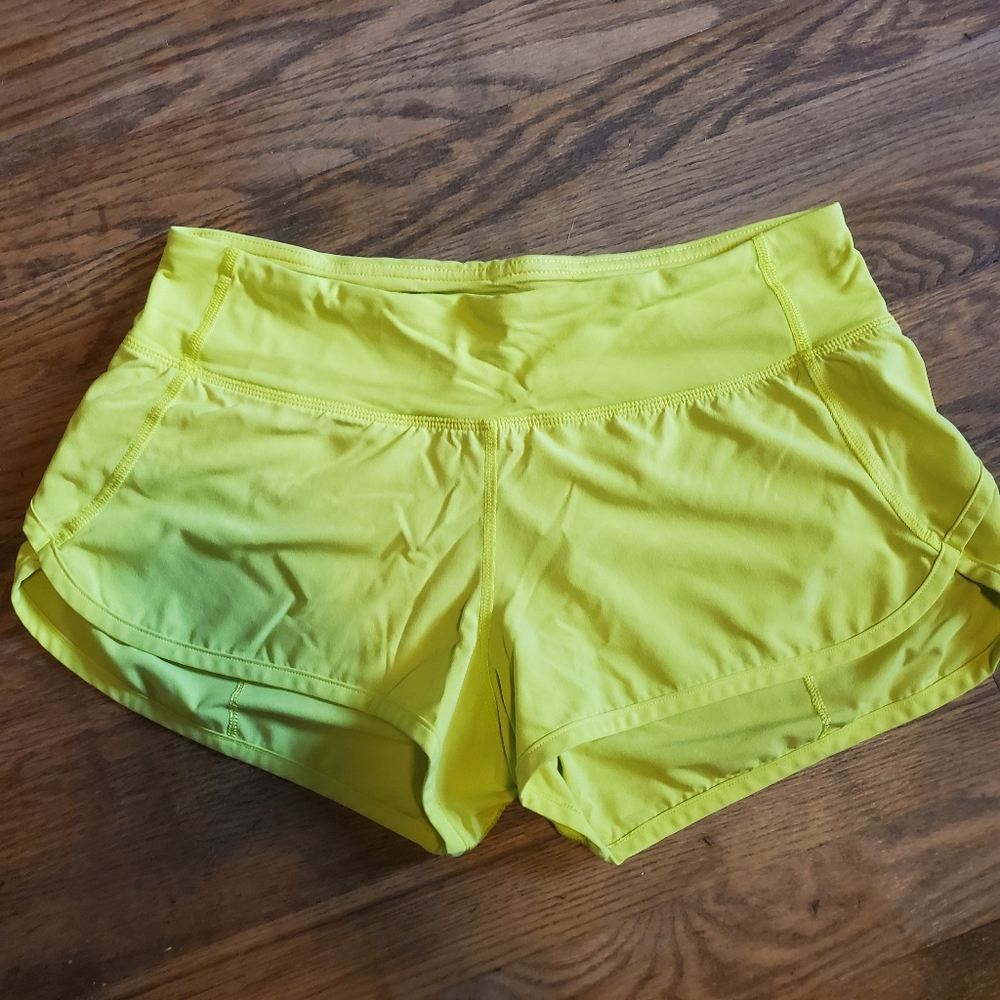 Lululemon Low-Rise Speed Up Shorts